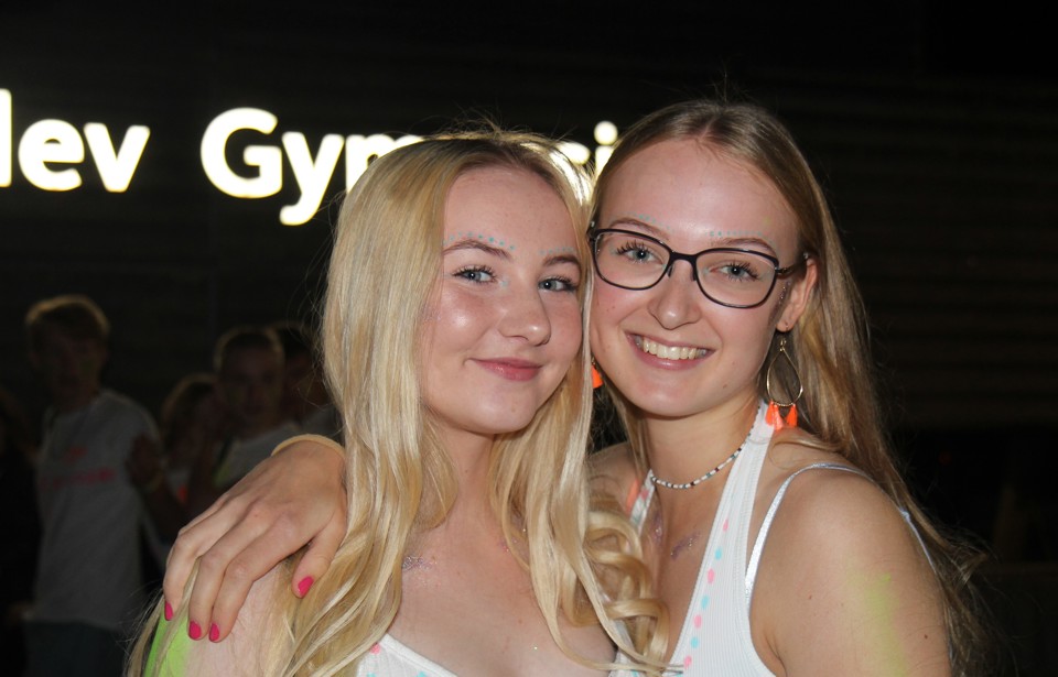 Piger Ved Indgang Fest