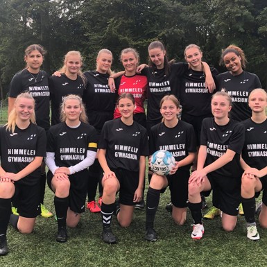 Pigefodbold